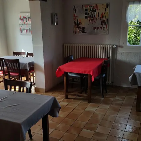 Le Cormier 9 Отель 2*